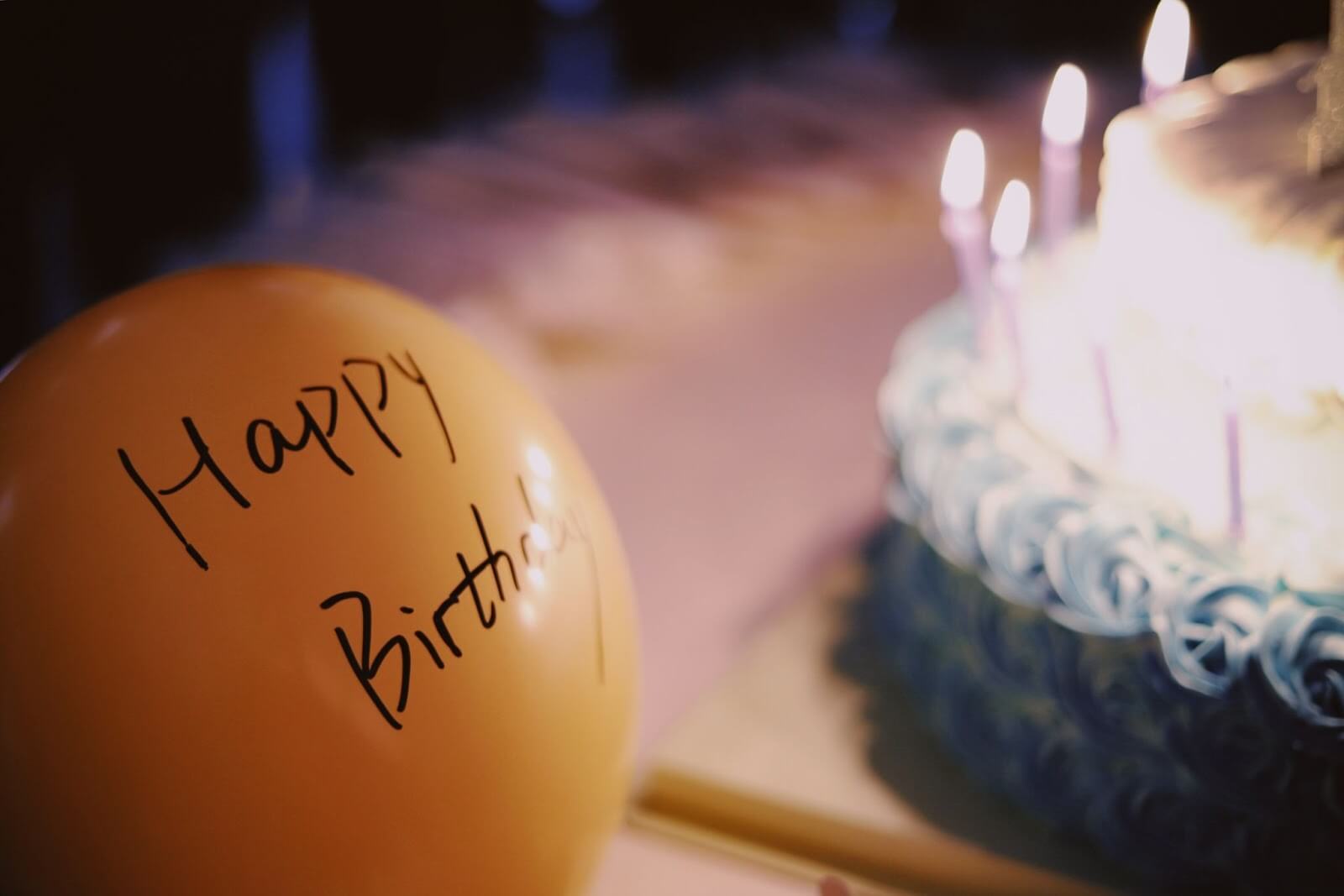 6 Ý tưởng chúc mừng sinh nhật bạn thân vui và ý nghĩa - Vua Nệm