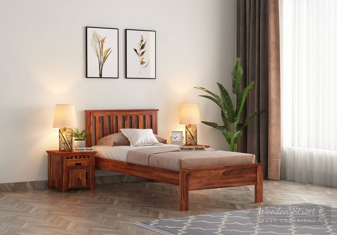Giường gỗ luôn được ưa chuộng bởi vẻ đẹp tự nhiên và sự bền bỉ của nó. Và giờ đây, với nhiều kiểu dáng và họa tiết, bạn có thể tìm kiếm một chiếc giường gỗ yêu thích của mình. Xem bức hình để cảm nhận sự ấm áp và gần gũi của chiếc giường gỗ này.