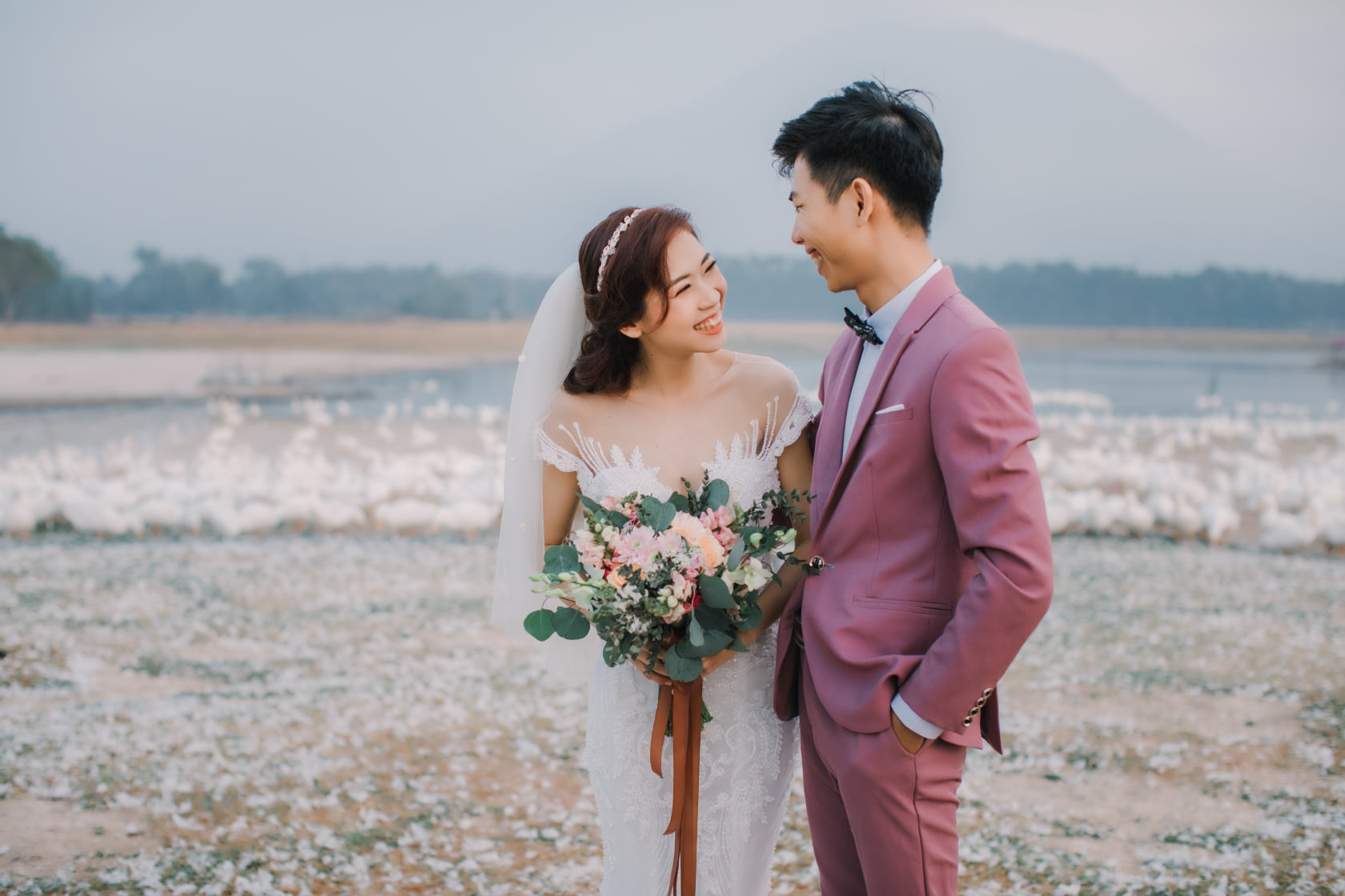 Những lời chúc đám cưới từ cảm xúc sâu lắng đến hài hước thú vị - Vua Nệm Những lời chúc đám cưới từ cảm xúc sâu lắng đến hài hước thú vị - Vua Nệm