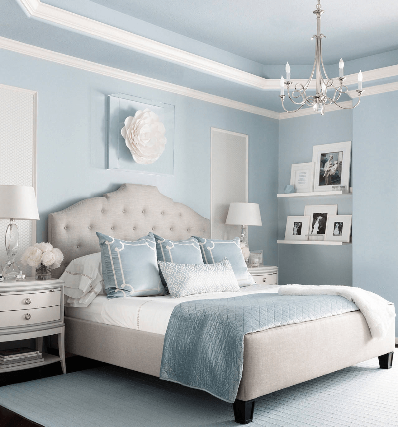 Phòng ngủ lãng mạn màu xanh da trời
