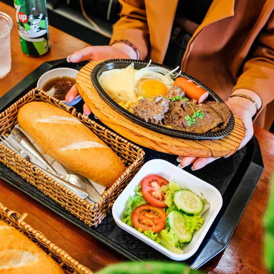 món ăn sáng bò né
