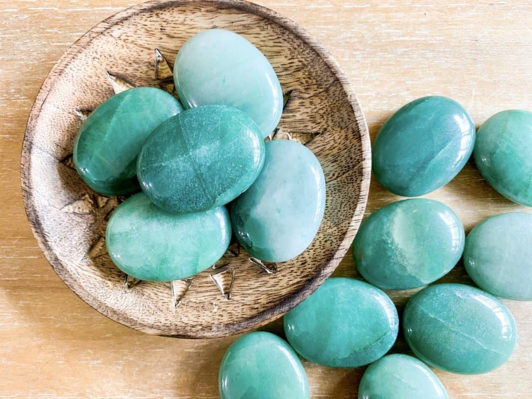 9 loại đá phong thủy mệnh Mộc thu hút tài lộc và may mắn – Vua Nệm