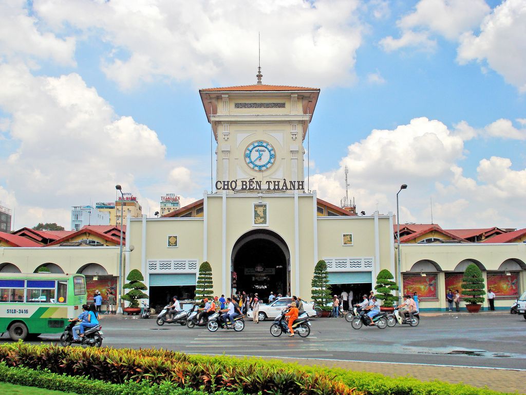 Chợ Bến Thành có gì?