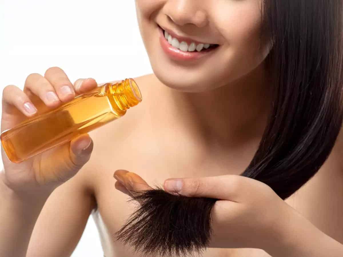Chăm sóc tóc bằng dầu dừa đúng cách & hiệu quả nhất | 1h Sáng
