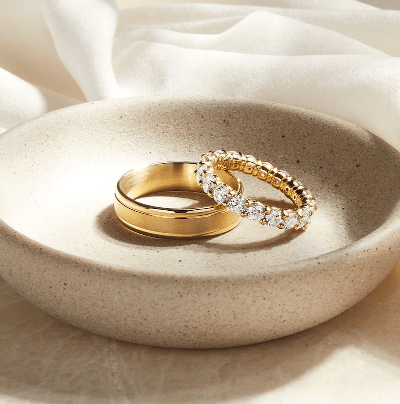 Nhẫn cưới vàng 18K được ưa chuộng vì giá thành vừa phải