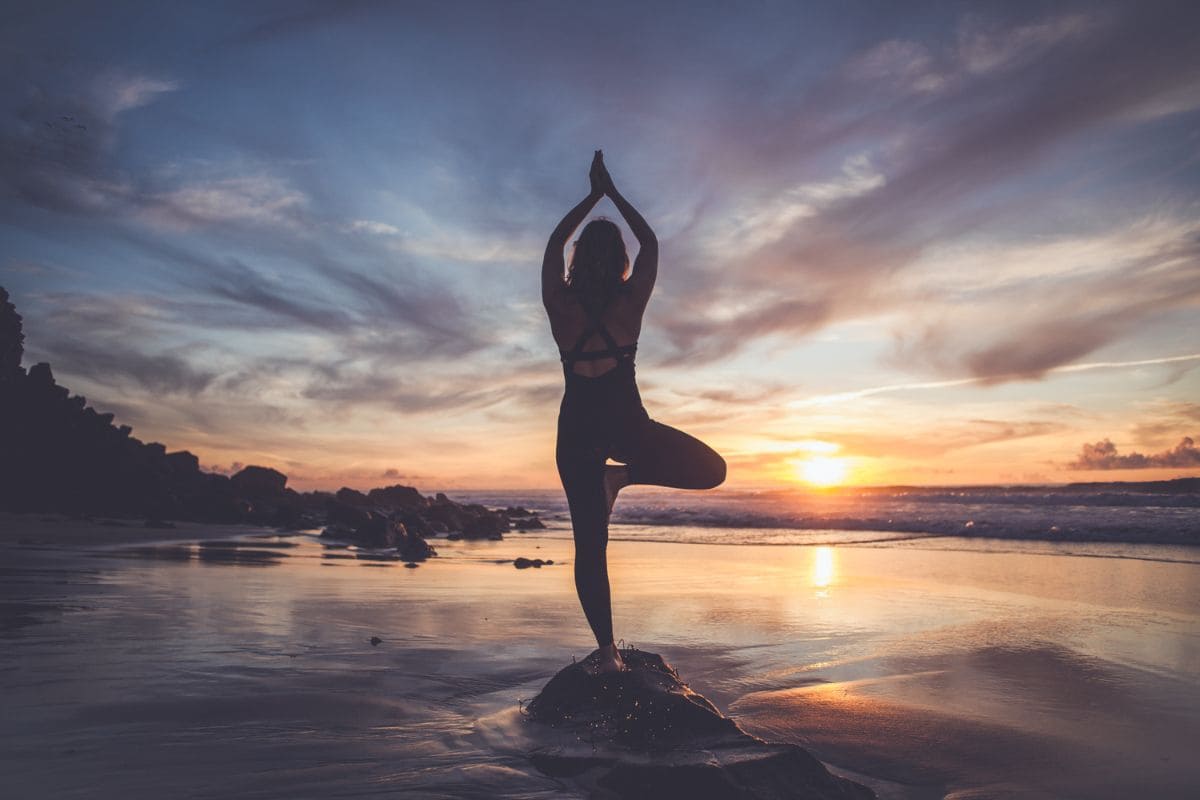 10 Tư Thế Yoga Đẹp Mắt Để Chụp Hình ảnh Sống Ảo 2023