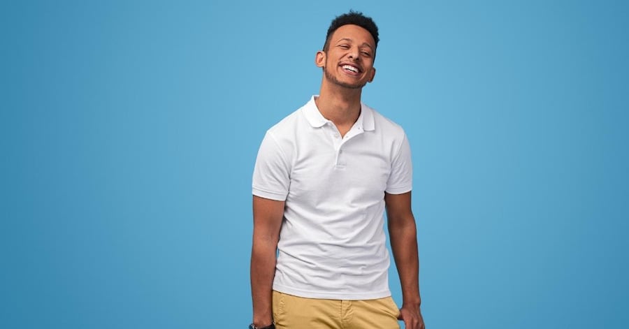 Ưu điểm của Regular fit là ôm vừa vặn, thoải mái