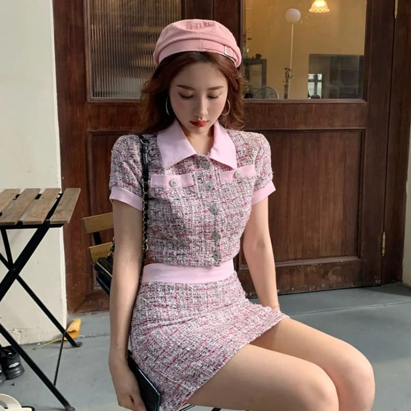 Màu gì phù hợp với màu hồng?
