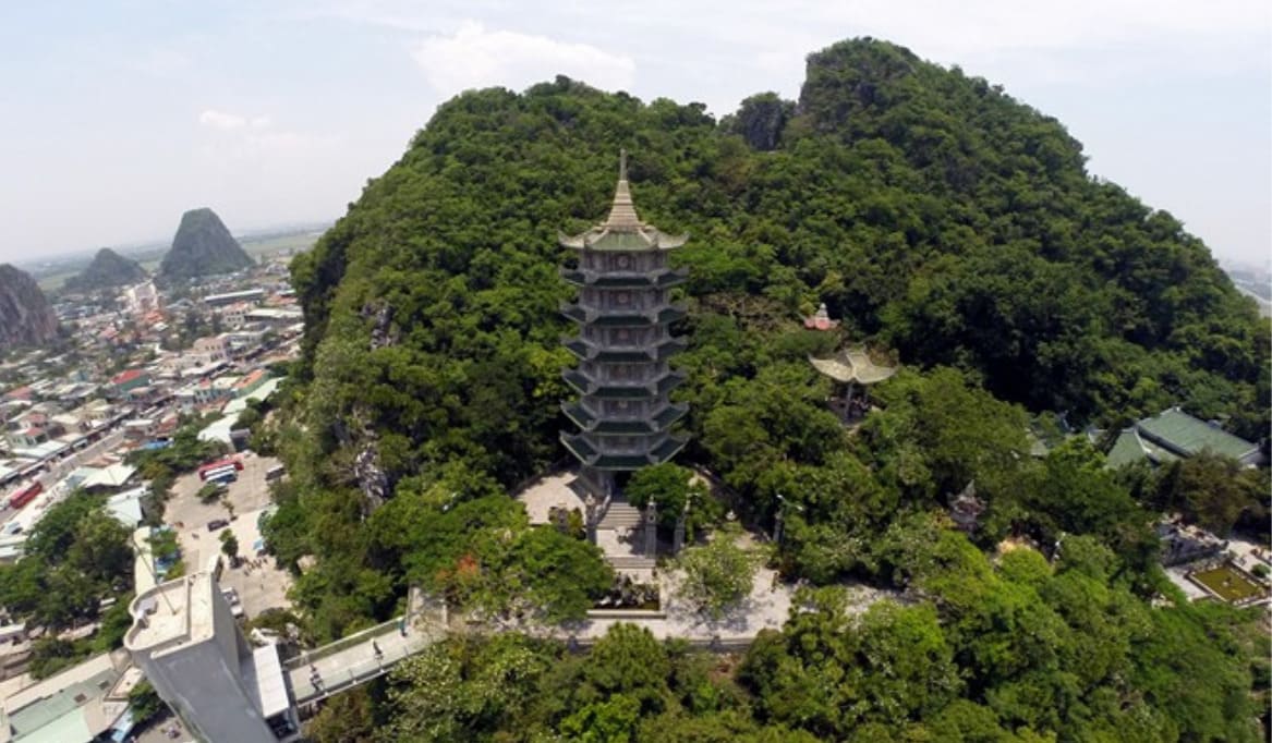 tả cảnh núi ngũ hành.