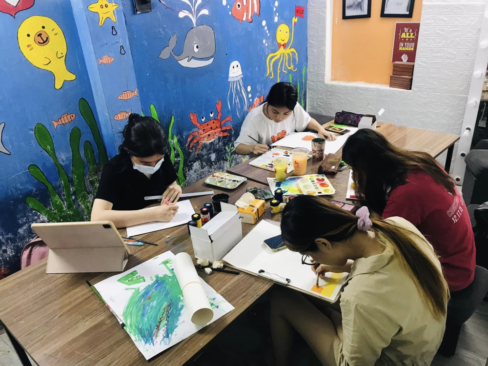 8 tuổi mở lớp dạy vẽ em bé Hà Nội gây chú ý khắp MXH nhờ bộ tranh về  COVID19